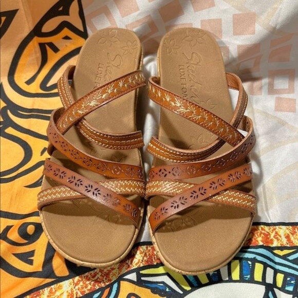 Skechers Women's Beverlee - Tiger Posse Wedge Sandals from Finish Line - Size 6 - Picture 1 of 7